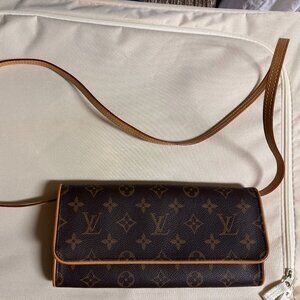 Louis Vuitton Monogram Pochette Twin GM Purse